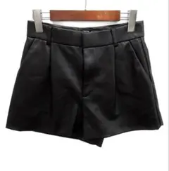 ZARA フェイクレザー ショートパンツ ブラック