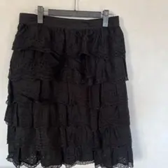 黒のレースで、大人可愛いティアードスカート風です。透けませんのサムネイル