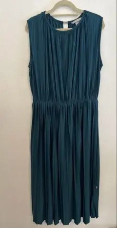 【6/30までの出品】H&M ノースリーブ プリーツワンピースのサムネイル
