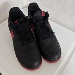 NIKE AIR FORCE 1 ブラック レッド スニーカー 28cm