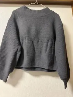 GU ジーユー　ボトルネックパフスリーブセーター　ベージュ　Ｍ