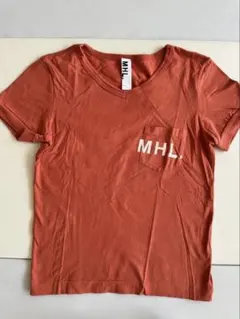 MHL. ポケット付きTシャツ テラコッタカラーのサムネイル