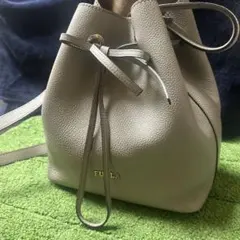 FURLA フルラ ショルダーバッグ 巾着型 グレージュのサムネイル