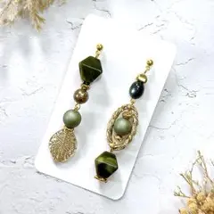 ピアス　イヤリング　オリーブグリーン　ゴールド　エスニック　アシメ　ハンドメイド