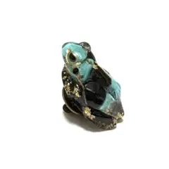 【蒼黒の守護蛙】オブシディアン×ハウライトターコイズ天然石/レジン /ピンバッジ