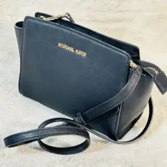 【MICHAEL KORS】ブラック ショルダーバッグ レザー 斜め掛け