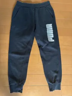 PUMA ブラック ジョガーパンツ