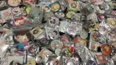 ③アニメグッズ大量セット100点 缶バッジ アクキー