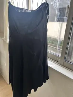 ISSEY MIYAKE ブラック アシメトリースカートのサムネイル