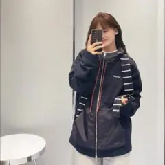 miu miu ミュウミュウ　新品同様　ネイビー フルジップ ジャケットのサムネイル