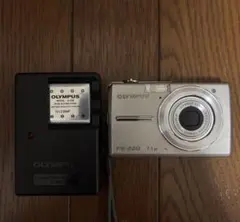 Olympus デジカメ　FE-220 充電器付き DC83 OLYMPUS FE-230 FE-220 対応 USB 互換充電器 3ヶ月保証付