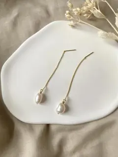 揺れる　バロックパールのアメリカンピアス　16KGP