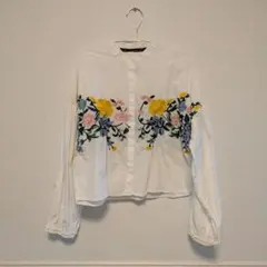 ZARA　刺繍ブラウス