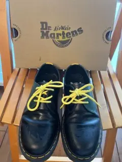 Dr. Martens 　27289001　UK6　3ホール