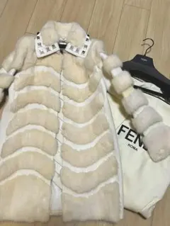 2026年最新】ミンク フェンディ コートの人気アイテム - メルカリ