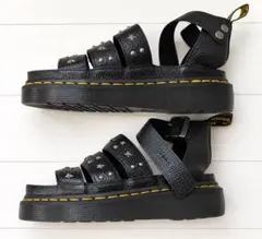 Dr. Martens ブラックスタッズサンダル