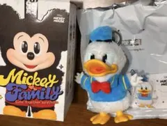POPMART Mickey Family キーチェーン ドナルド