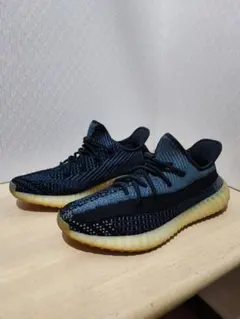 adidas　Yeezy Boost 350v2 Carbon