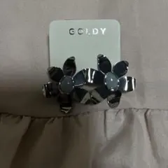 GOLDY フラワーモチーフイヤリングのサムネイル