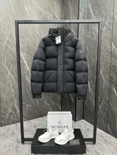 MONCLER ダウンジャケット ブラック
