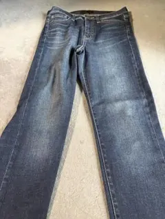 UNIQLO ダークブルー スキニーストレートデニム