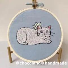 1.ねこミニ刺繍フレーム 9㎝ハンドメイド インテリア雑貨 おすましねこホワイト