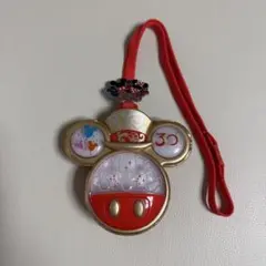 ディズニー30周年限定品　ミッキーマウス型ストラップ 赤