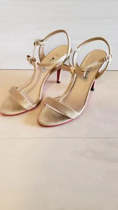 DIANA　ダイアナ　バックストラップ　エナメル美脚ミュール