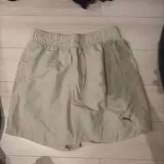 Puma ベージュ ハーフパンツ ロゴ入りのサムネイル