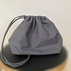 POIK ミディアムドローストリングショルダーバッグ (charcoal)のサムネイル