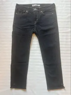 【ユニクロ UNIQLO】 ブラックストレート　ローライズデニム　クロップド丈