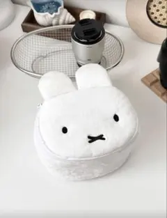 新品ふわふわミッフィーmiffy フェイスファスナーポーチ白ホワイトメイクポーチ