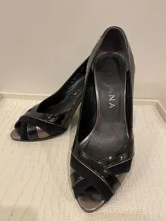 Diana ブラック　ゴールドライン　オープントゥ　パンプス