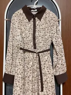 花柄ベージュブラウンワンピース Fサイズ　ベルト付き　3/28まで❣️