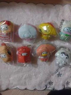 サンリオ　ちびっとも　キーホルダー8種類