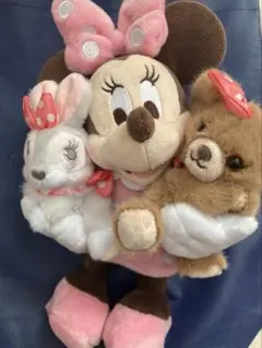 ディズニーストア　ユニべスティーズ　ミニー　ぬいぐるみキーホルダー