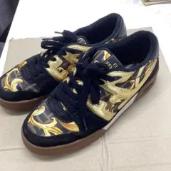 FENDEI × VERSACEコラボスニーカー