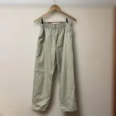 GU チノパン　ベージュ
