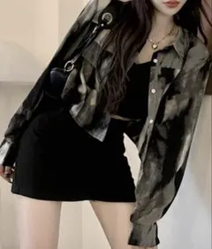 SHEIN モノトーン タイダイ柄 クロップド丈 長袖シャツのサムネイル