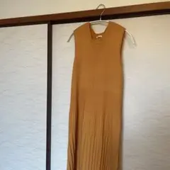 オレンジ ノースリーブ プリーツスカート