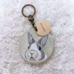 EMJOUR うさぎ 刺繍 キーホルダー