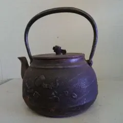 正寿堂鉄瓶 宝尽くし文様 鋳鉄製 茶道具 正寿堂鉄瓶 宝尽くし文様 鋳鉄製 茶道具 - メルカリ