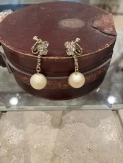 パールとクリスタルのドロップイヤリング