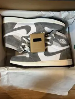 NIKE エアジョーダン1 レトロ