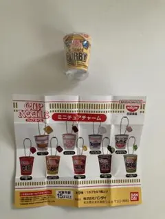 カップヌードル チーズカレー ミニチュアチャーム