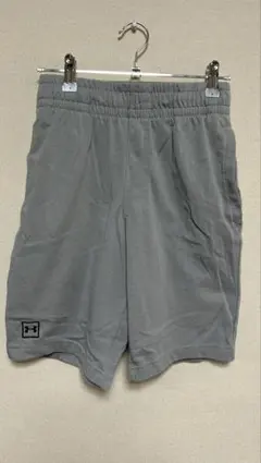 Under Armour グレー ショートパンツ