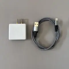USB-A to Lightningケーブルと充電器セット