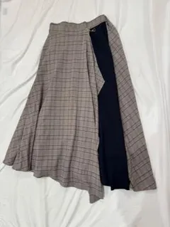 美品　組曲　チェック柄アシンメトリースカート
