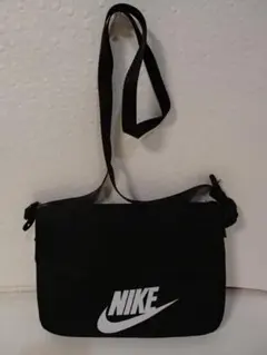 NIKE ナイキ フューチュラ 365 クロスボディ バッグ　美品