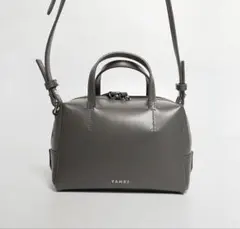 【値下げしました】YAHKI SOFT W FACE グレー　ショルダーバッグのサムネイル